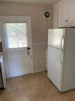Non Smoking 2 Bedroom 1.5 bath Townhouse for Rent\**