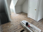 *** 3 private bedroom 1.5 bath house GAS HEAT & H/W NEW PAINT FLOORS**
