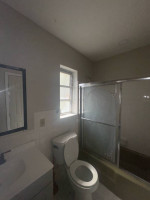 Cozy Studio Apartment: Prime Location with Move-in Concession