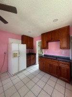 Cozy Studio Apartment: Prime Location with Move-in Concession