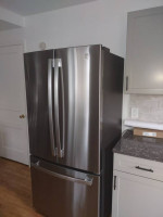 End Unit TH Huntington Station 3br 2 bath 3 levels