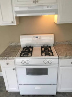 Well-Kept 2BR/1BA w/Yard, Laundry+Small Storage - Backyard!