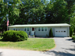 3 bed 2 bath year-round home in York east of Rte 1