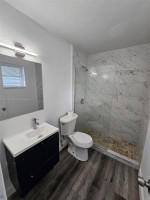Nicely Renovated 1 bed + Den/ 2nd bed Duplex ~ Immediate Moving