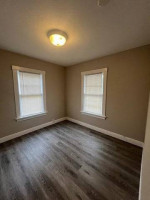 Move Now! Cozy 2 bed / 1 bath Villa ~ Entrance Porch ~ Washer & Dryer