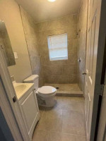 Move Now! Cozy 2 bed / 1 bath Villa ~ Entrance Porch ~ Washer & Dryer