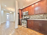 2 Bed 1.5 Bath duplex+ Shared Backyard