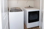 3 Bed / 2.5 Bath. Heat & HW included! Washer/Dryer included!