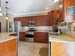 Spacious guesthouse" Slab granite counters & Gourmet kitchen..!