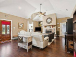 Spacious guesthouse" Slab granite counters & Gourmet kitchen..!