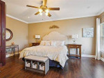 Spacious guesthouse" Slab granite counters & Gourmet kitchen..!