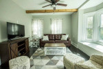 "NEWLY RENOVATED" 2BR, 1.5BA HOME - FULLY EQUIPPED KITCHEN WITH STOVE@