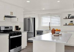 Welcome To The White House In Randall Heights! 2-Level Flooring 3/2.5!