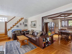 IMMACULATE 3/2 Home! Close To School Retail/Highway Access