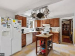 IMMACULATE 3/2 Home! Close To School Retail/Highway Access