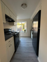 Now allowing CATS!!2 bed 1.5 bath. Full basement, central air!
