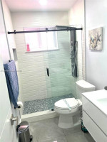Beautifully renovated 3/2 with open kitchen, quartz countertops!