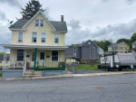 Clean and Convenient - 3 bedroom with big yard
