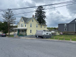 Clean and Convenient - 3 bedroom with big yard