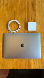 MacBook Pro 2019 15” Laptop 16gb i9 Intel