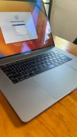 MacBook Pro 2019 15” Laptop 16gb i9 Intel