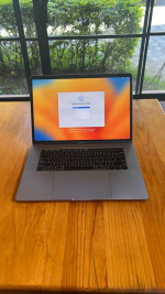 MacBook Pro 2019 15” Laptop 16gb i9 Intel