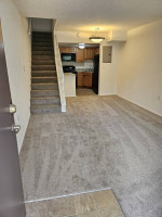 1 BED townhome. Snatch this HOT DEAL!
