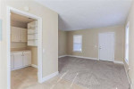 "Sunny Retreat: 2-Bedroom Gem with Ample Parking in Pensacola"