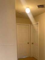 3/2 PRINCETON:  Prime Location  Great 3 Bedroom / 2