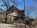 8 bed/3.5 bath Furnished House with AC and other updates June 1st Avai