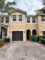 Amazing townhome Easy access to the turnpike