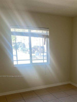✔ 3/2 PRINCETON: Great 3 Bedroom / 2 Very Nice Unit