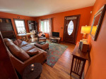 Single family home in quiet neighborhood near metro