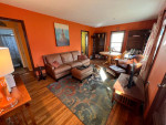 Single family home in quiet neighborhood near metro