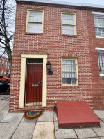 Charming 2-Bedroom Townhome with Modern Amenities in Baltimore