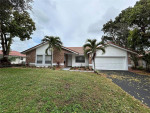 Stunning 4 bed, 2 bath single family home in Plantation