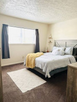 2-bedroom townhouse available Mid-March!!