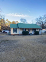 Cute 3 bed 2 bath house for rent $1250