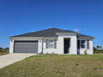 3 Bed with Den / 2 Bath Canal Homes 2217sqft
