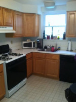 3-Story Townhouse 2BR/2 BA w/eat-in kitchen & patio