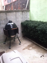 3-Story Townhouse 2BR/2 BA w/eat-in kitchen & patio