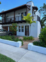 2 BED ! 1 BATH ! WASHER&DRYER ! BALCONY ! IMPACT WINDOWS !