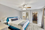 WOW, RENOVATED DREAM HOME IN A CENTRALLY LOCATED COMMUNITY!