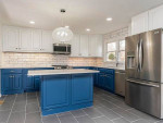 This 4 beadroom 2 barthroom This large home