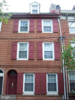 Lovely Old City 3 Bedroom, 2 Bathroom Home!