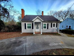 140 Kensington is a great appointed cottage w/ corner lot and driveway