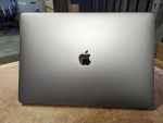 MacBook Pro 15" 2017 Touchbar Quad Core i7 16gb 500gb SSD Dual GPU