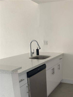 ✔ CHARTER CLUB CONDO 2/2 EDGEWATER:  Miami*Charter Club*2Nd Floor*2Bed/2Ba~Par