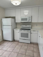 Beautiful 2 Bed, 2/1 Bath Home