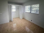 Single Family 3/2 w/d Pets huge yrd great loc . Biketobeach